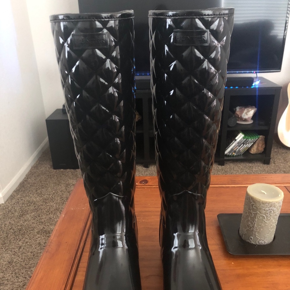 Size 9 quilted hunter boots